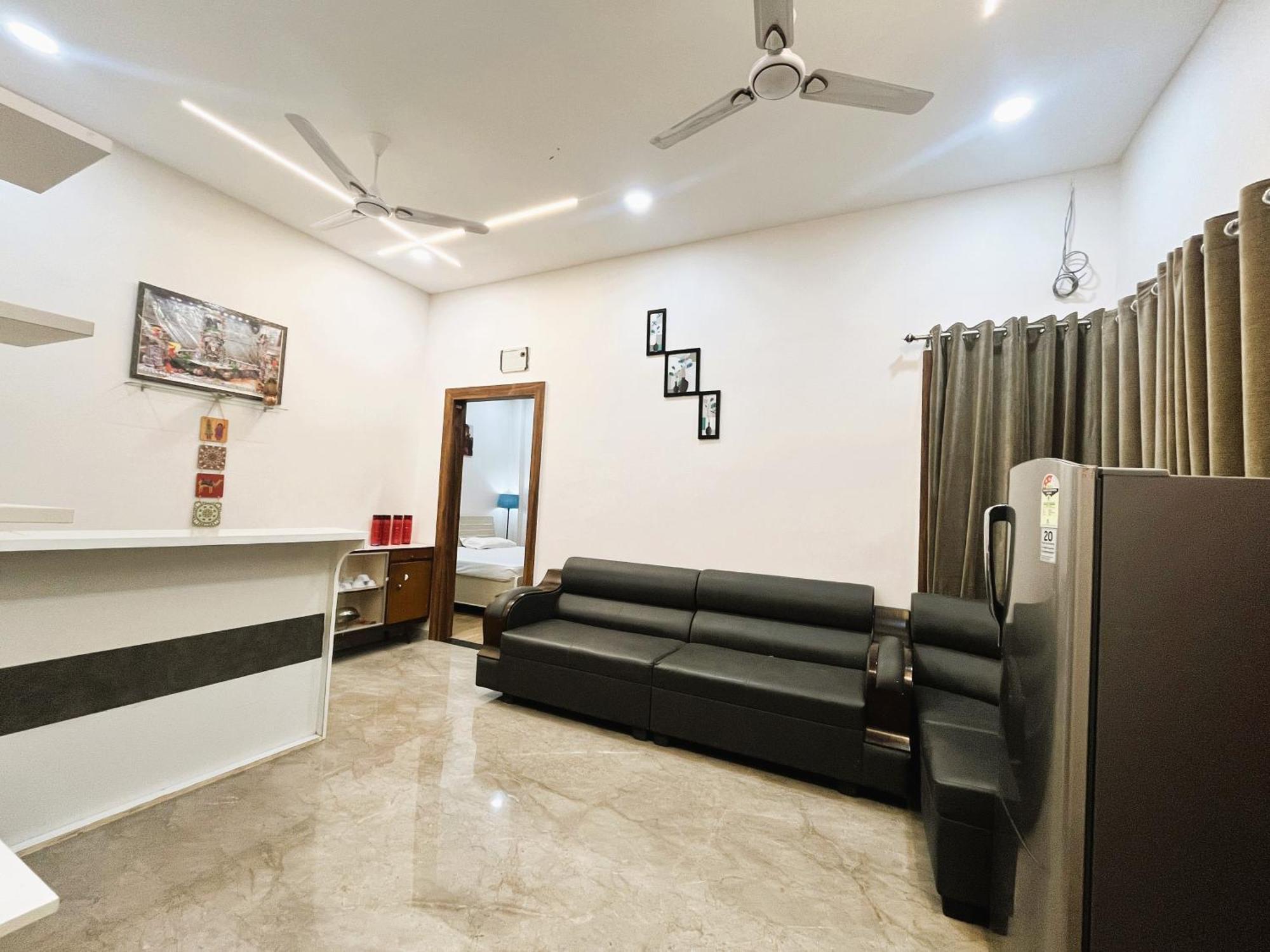 Shree Stay Inn Luxe' Holiday Home Ujjain Exterior photo