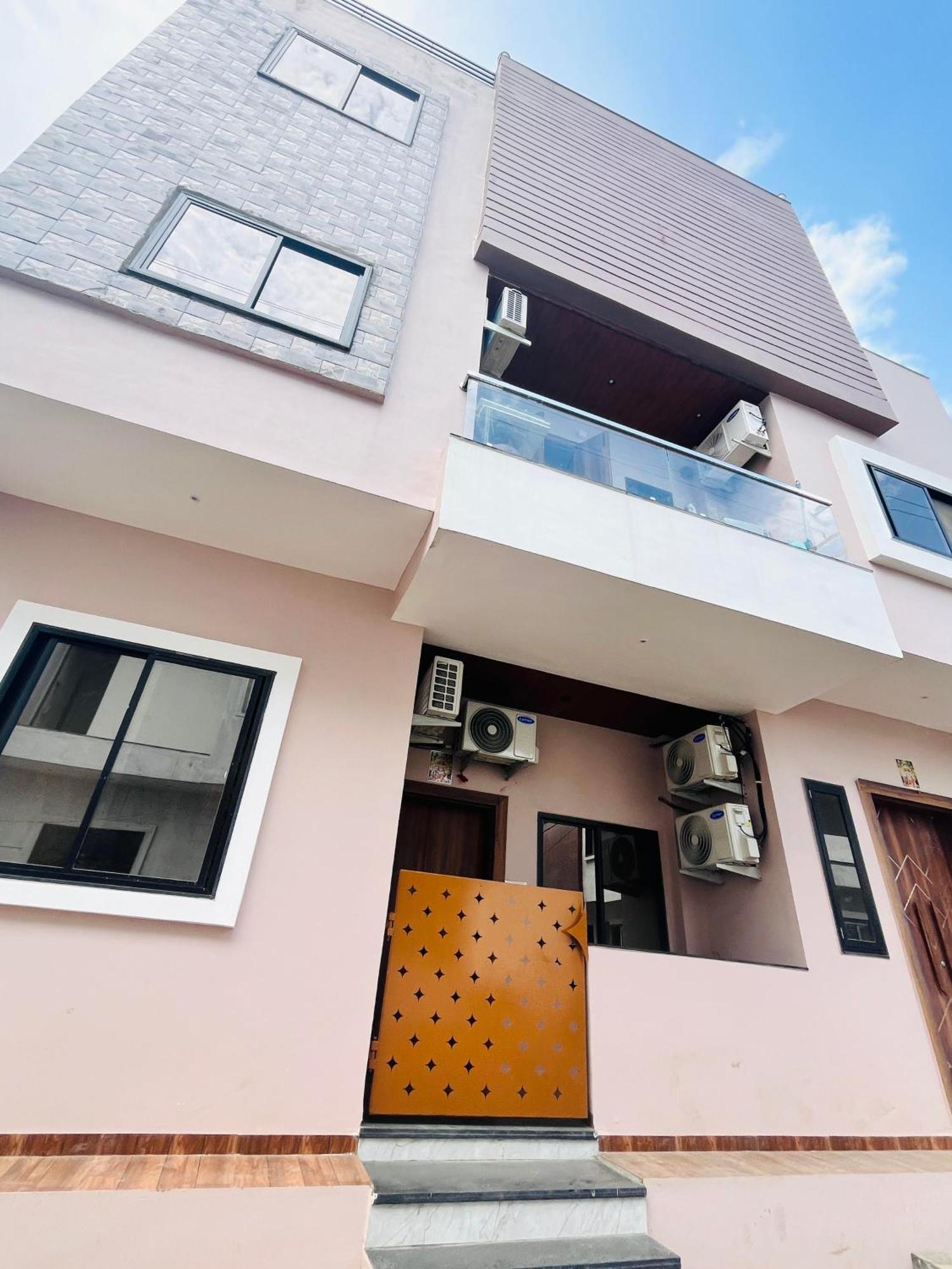 Shree Stay Inn Luxe' Holiday Home Ujjain Exterior photo